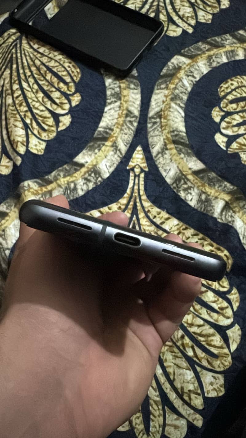 Google Pixel 7 4