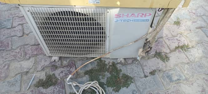 Sharp J-Tech Inverter split air 1.5 ton