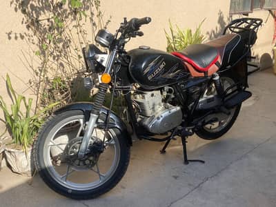 Suzuki GS 150 SE