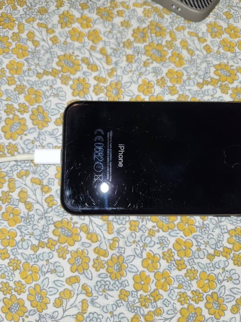Apple iPhone 7 2
