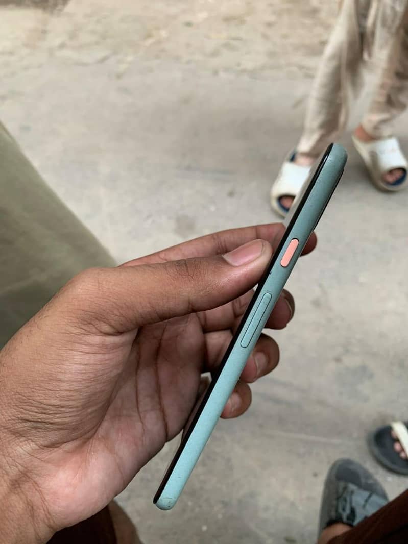 Google Pixel 5 2