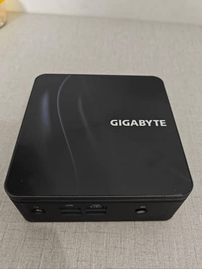 Gaming Mini PC Ryzen 7 4800U Gigabyte 8 Core 16 Thread 8 gb ram 256gb