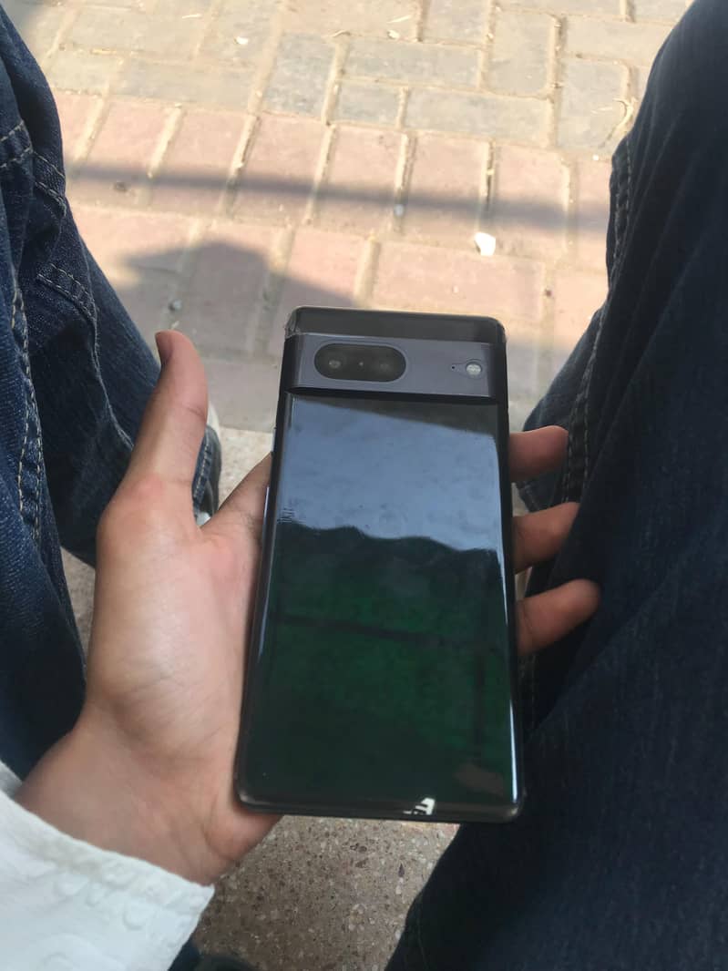 Google Pixel 7 4