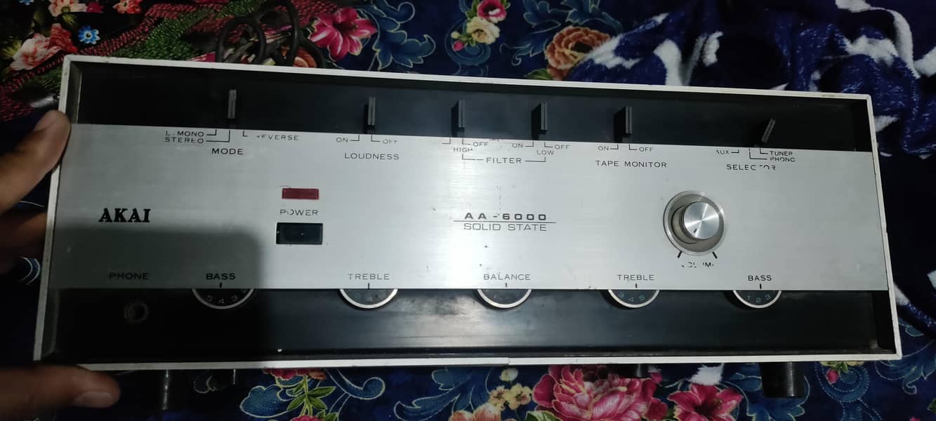 AKAI AA-6000 SOLID STATE 1