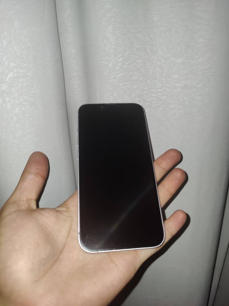 Apple iPhone 14 3