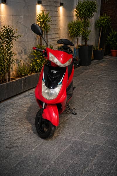 Electric red scoty for sell