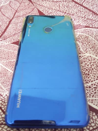 Huawei Y7 Prime 2019 with box charger