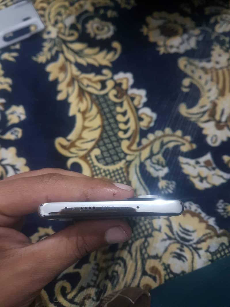 Tecno CAMON 40 Pro 4