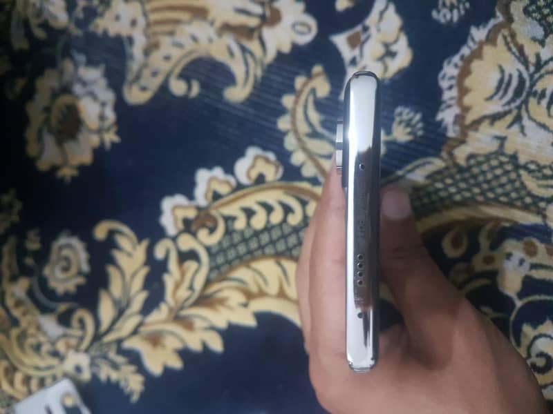 Tecno CAMON 40 Pro 7