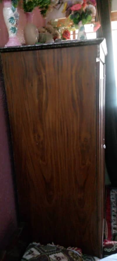 Full Size Wooden  Almari urgent sale O3OI56O2OO3