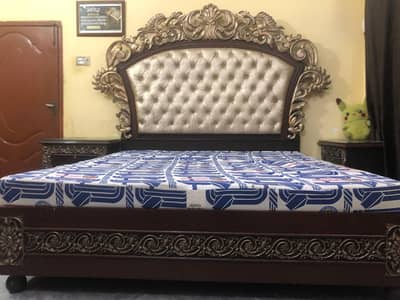 Bed,Side Tables,Dressing,Safe,Showks