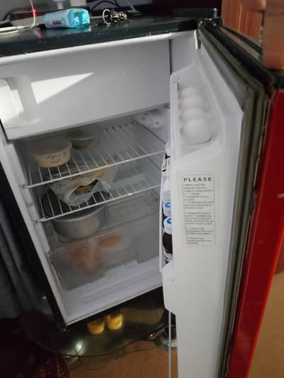 room fridge/ small fridge/ mini fridge dawlance