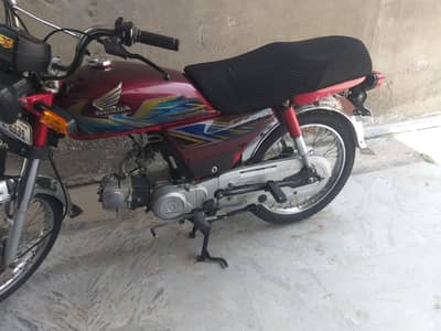 Honda 70 excellent condition  03224284933