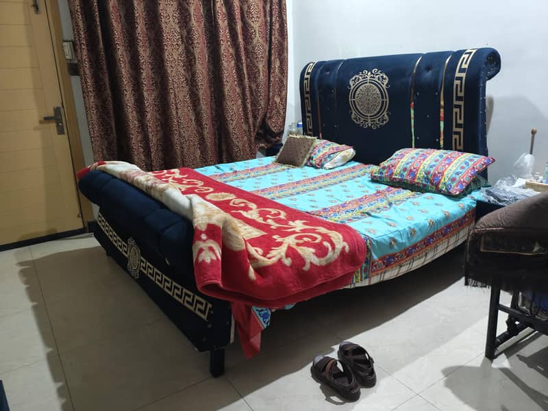 double bed set with dressing table & side table good condition 2