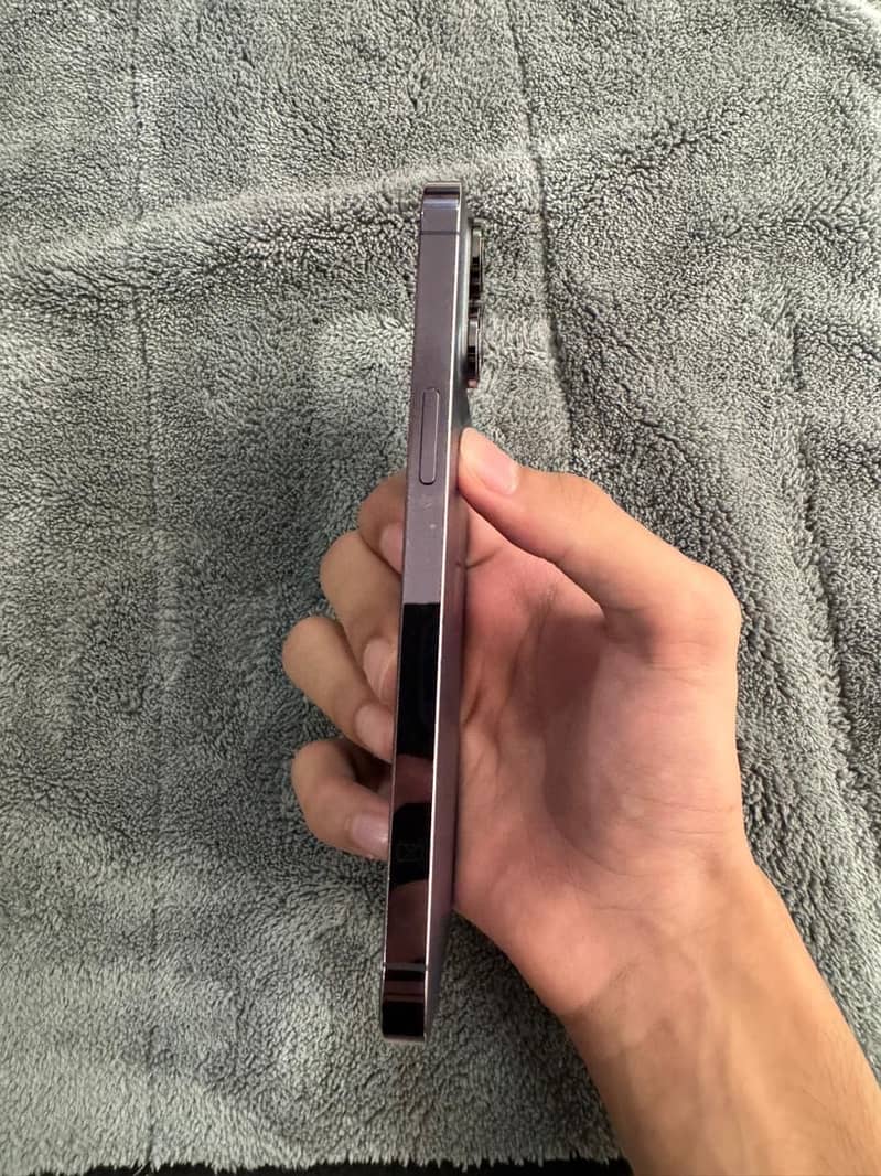 iPhone 14 Pro Max 2