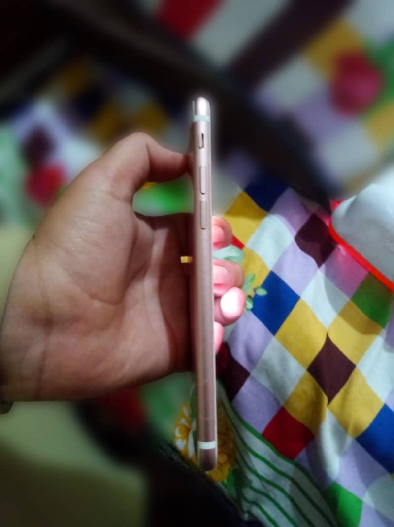 Apple iPhone 7 1
