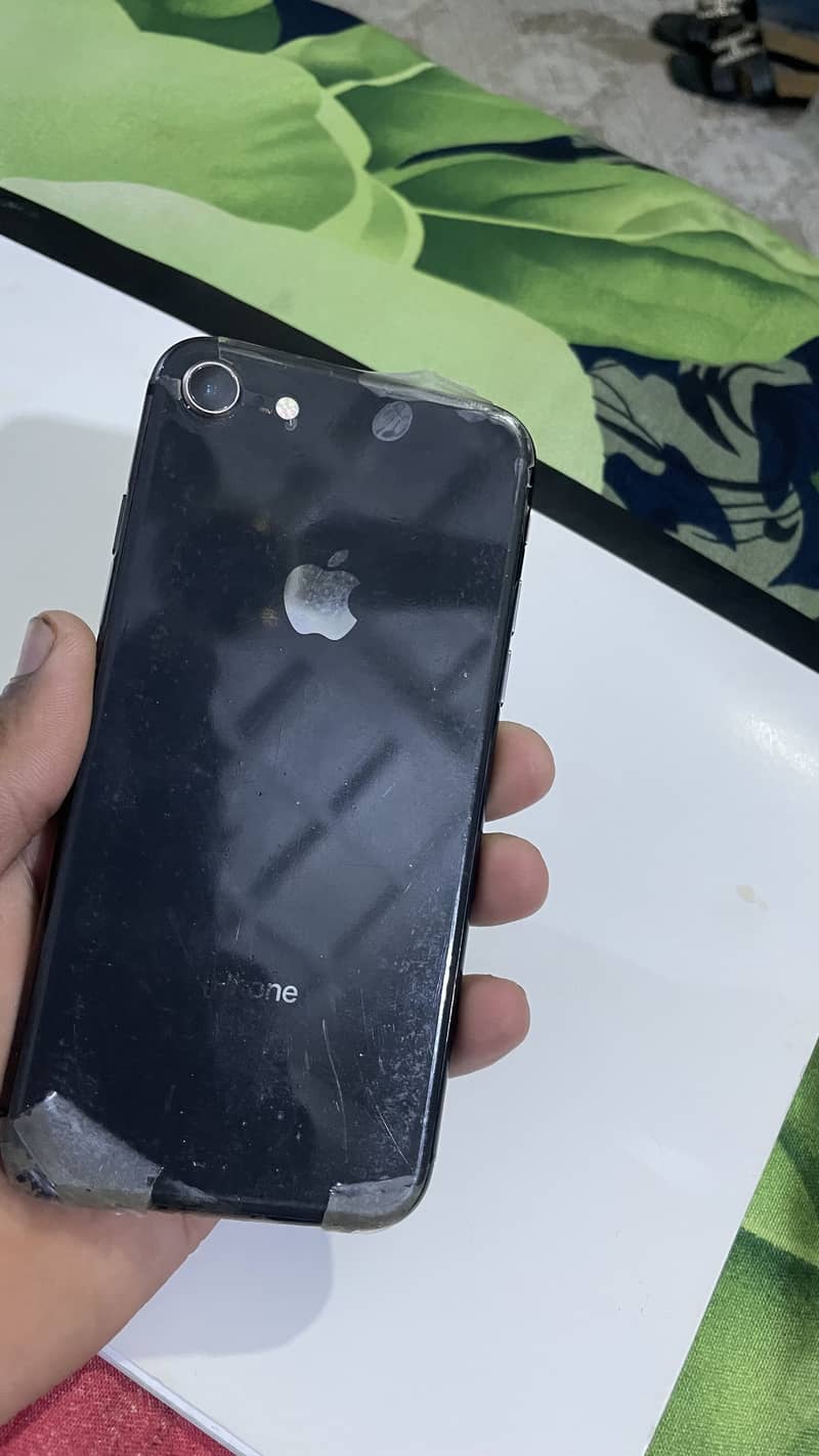 Apple iPhone 8 3
