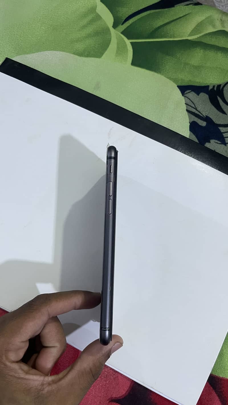 Apple iPhone 8 5