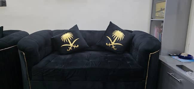 6 seater sofa golden with pillows