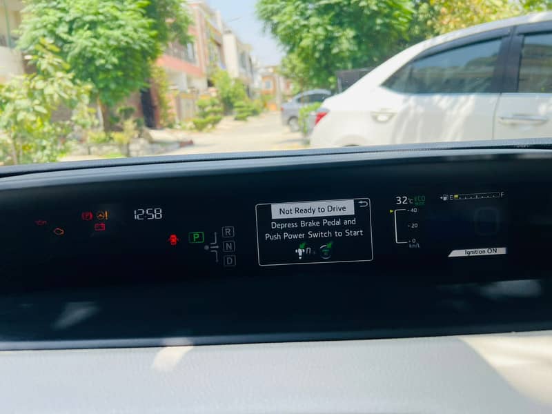 prius phv 12