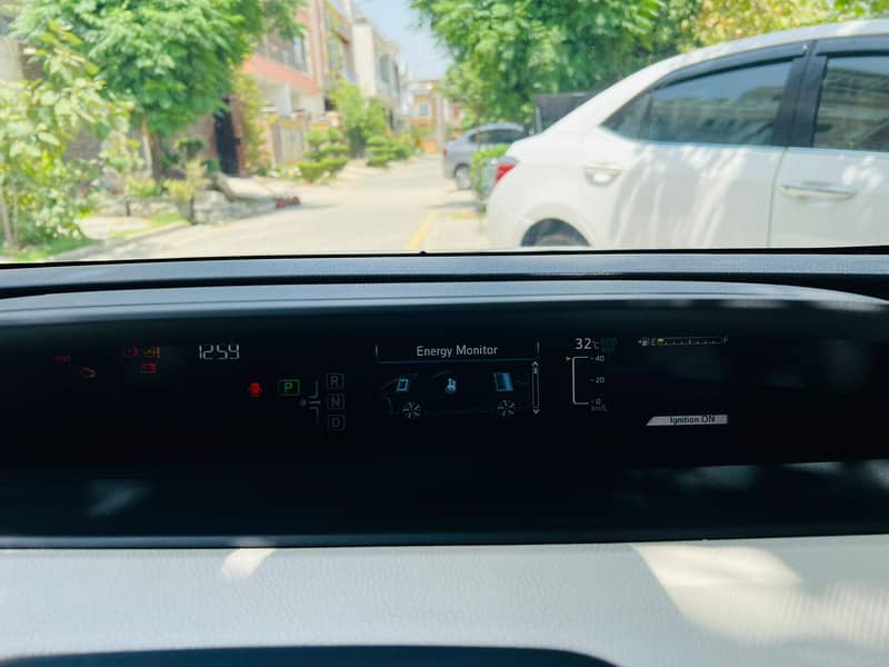 prius phv 13