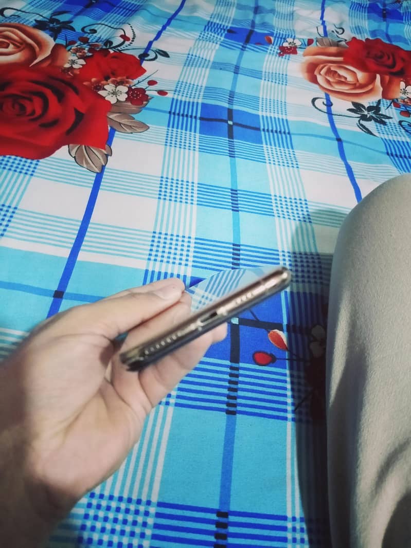 iPhone03047632161 2