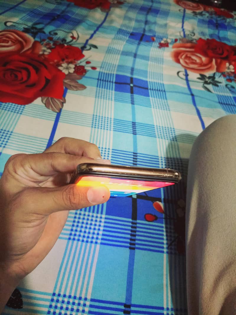 iPhone03047632161 6