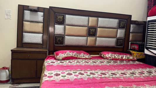 1 Bed, Side table Dressing 8 seater sofa set  condition 10/8
