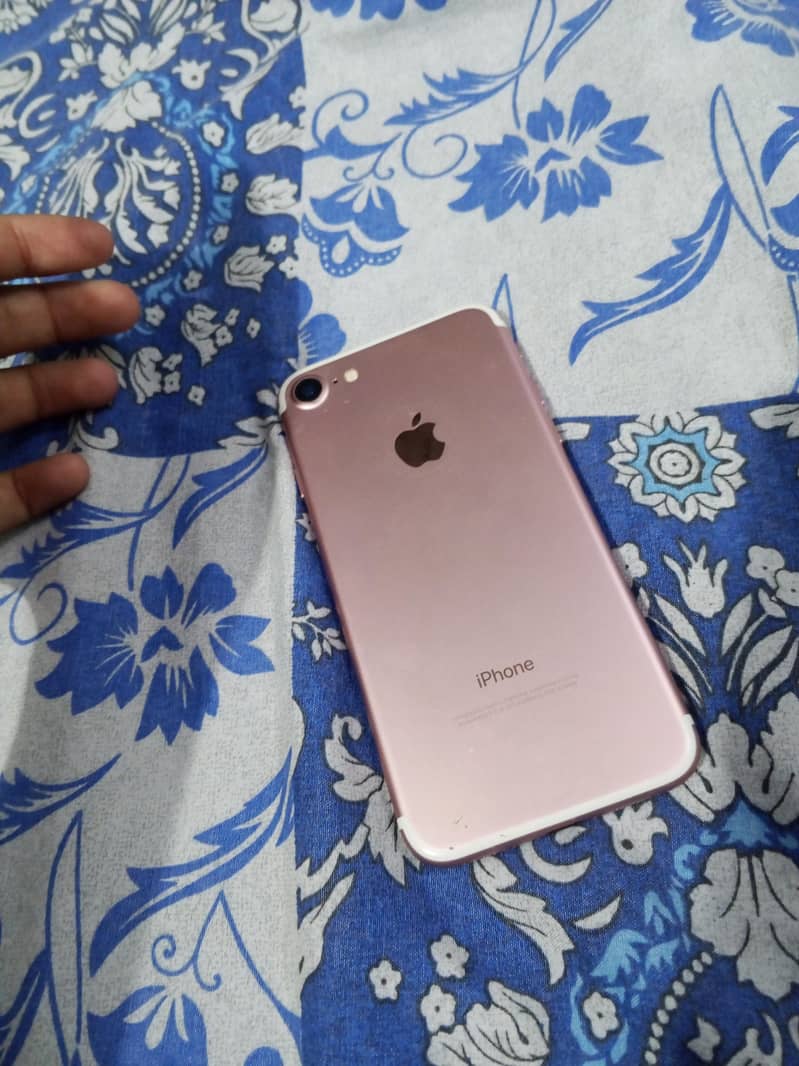 Apple iPhone 7 what's number 03175843326 sirf whatsapp rapta Kary 1