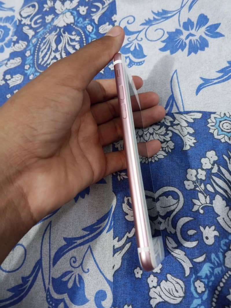 Apple iPhone 7 what's number 03175843326 sirf whatsapp rapta Kary 2