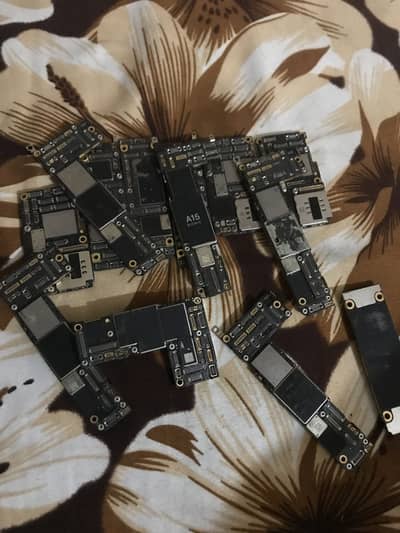 Apple iPhone motherboard iCloud