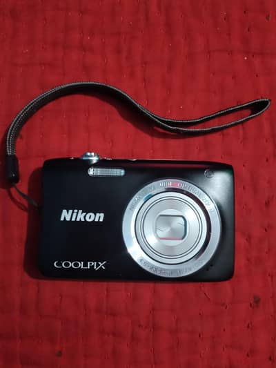 Nikon Coolpix S2900 Digital Camera Excellent Condition