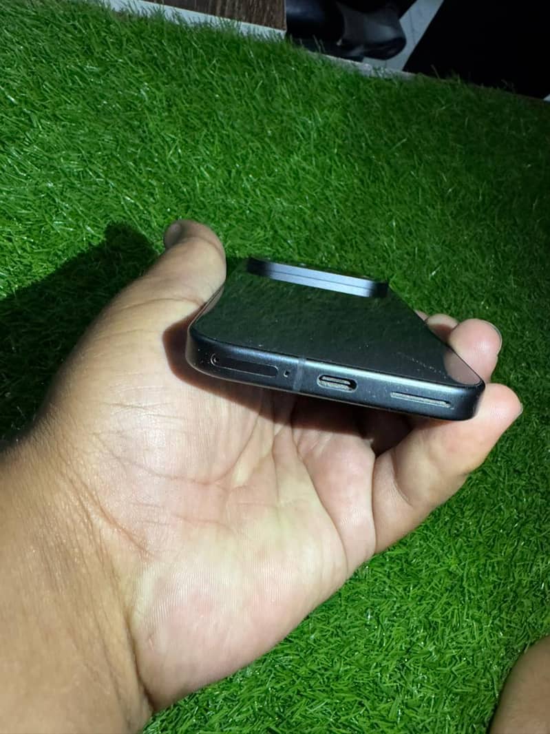 Google Pixel 9 5