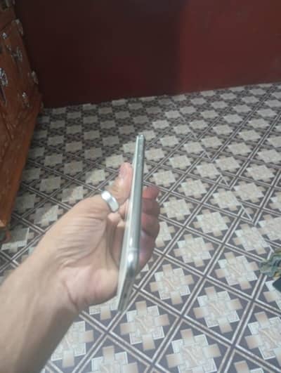Apple iPhone 11 Pro Max sim timing anavble all ok battery health 85