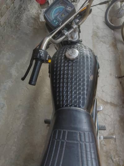 AOA bike 10/10 condition koie fault nhi