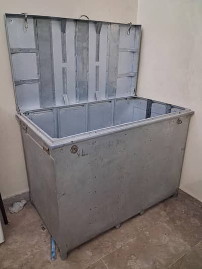 Trunk, Iron Sandook