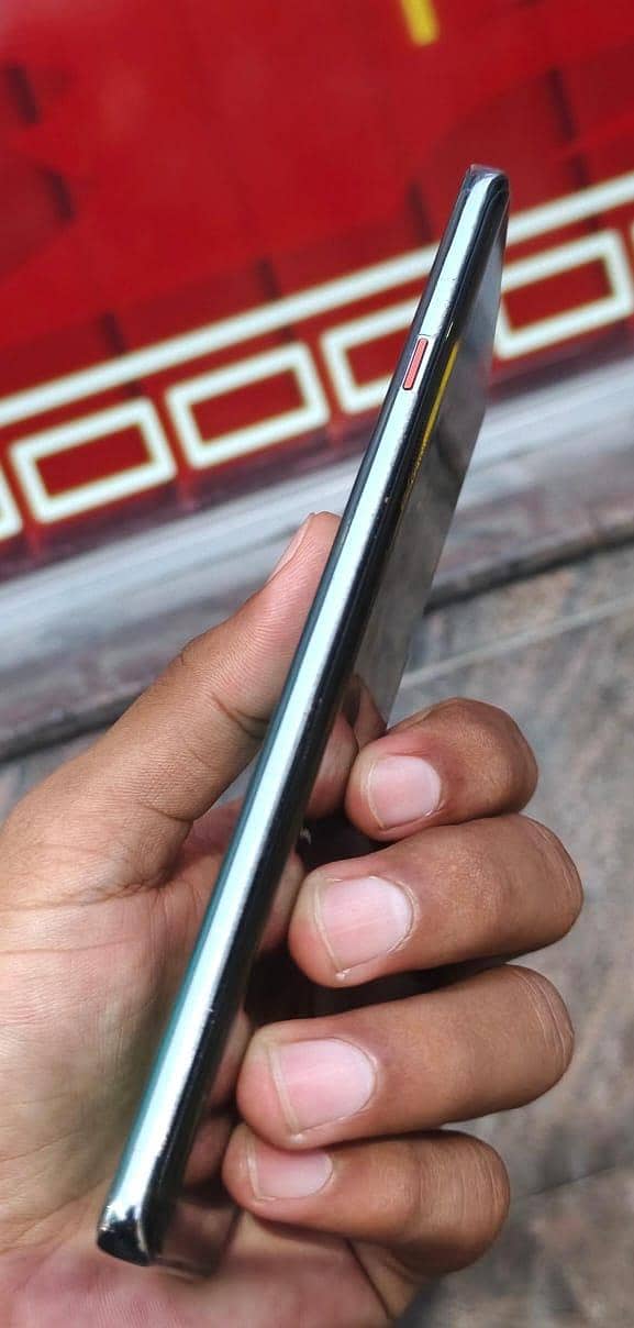 Tecno CAMON 40 Pro 6