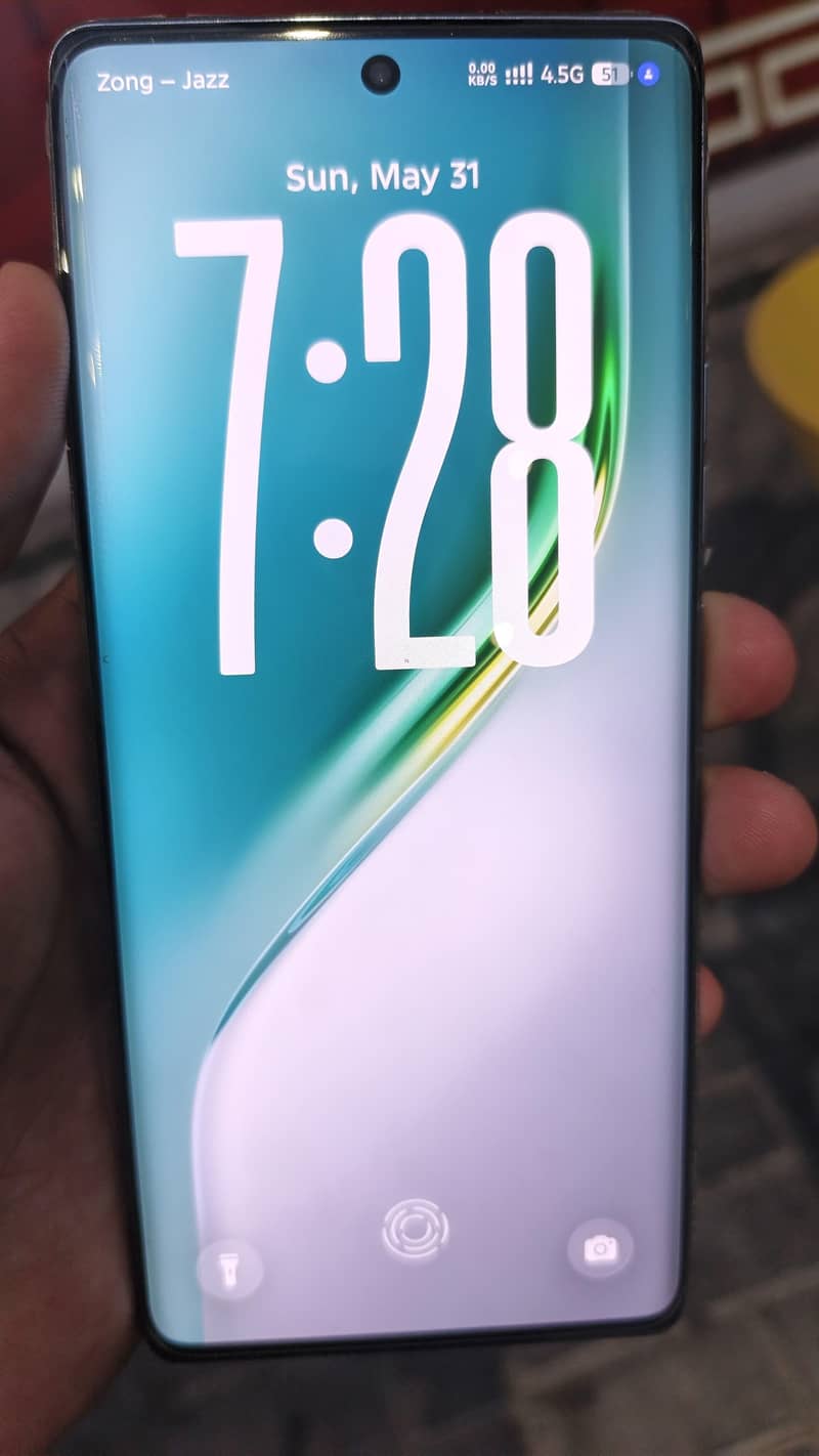 Tecno CAMON 40 Pro 9