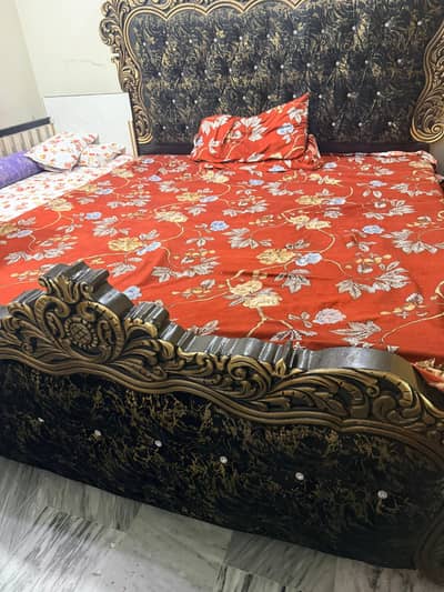 King's Bed Complete Set Brand New Condition