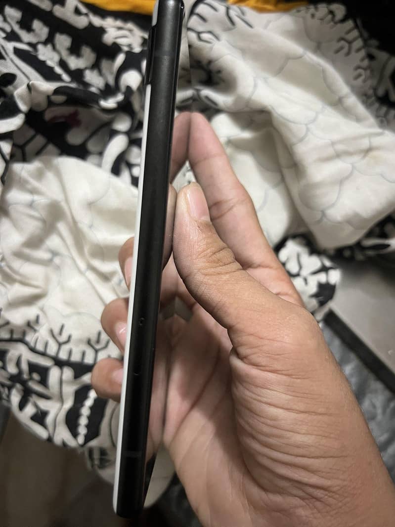 Google Pixel 6a 4