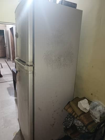 Orient fridge and freezer 16 cubic ft 100% in working condition