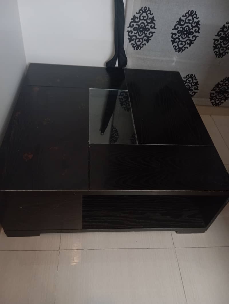 A solid shesham wooden centre table 2