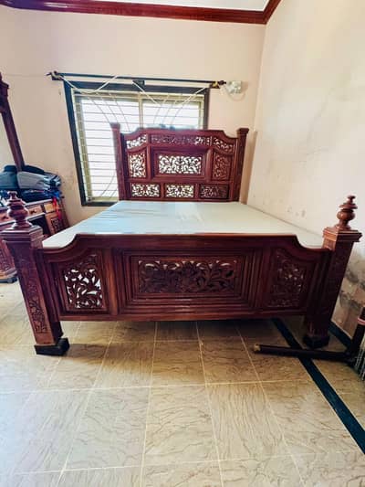 Wooden full size  Bed dressing set