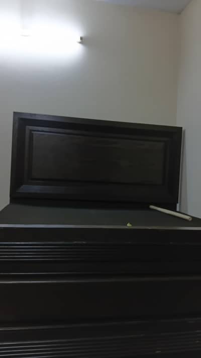 Bed with L shape dressing in excellent condition