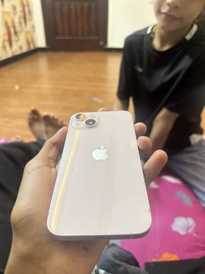 Apple iPhone 13