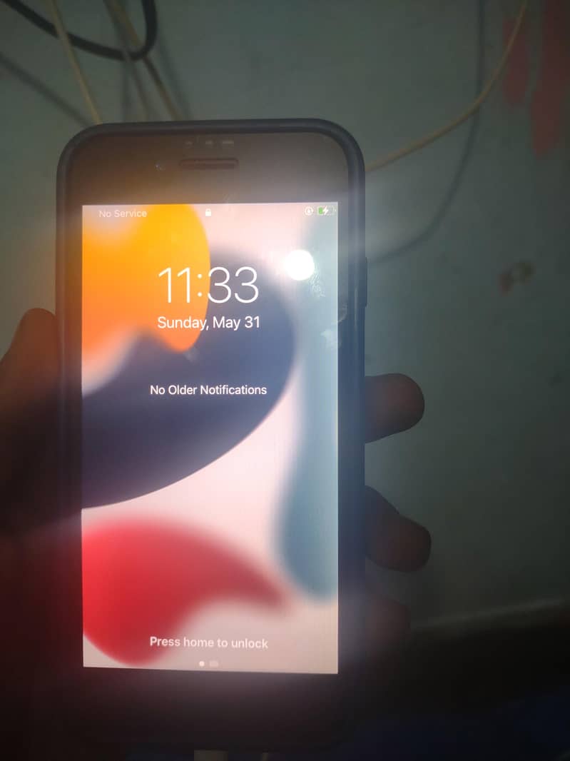 Apple iPhone 7 0