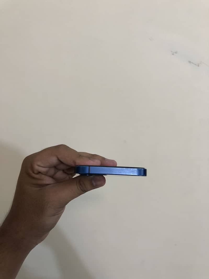 Apple iPhone 12 1