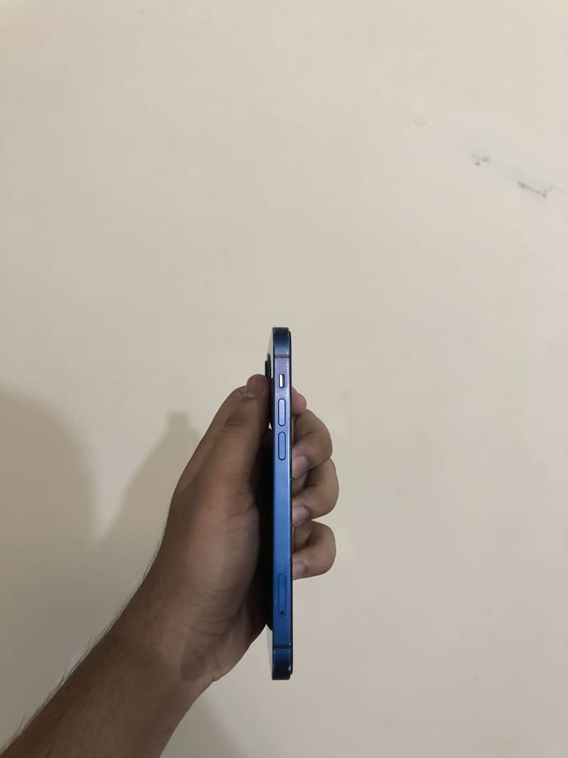 Apple iPhone 12 2