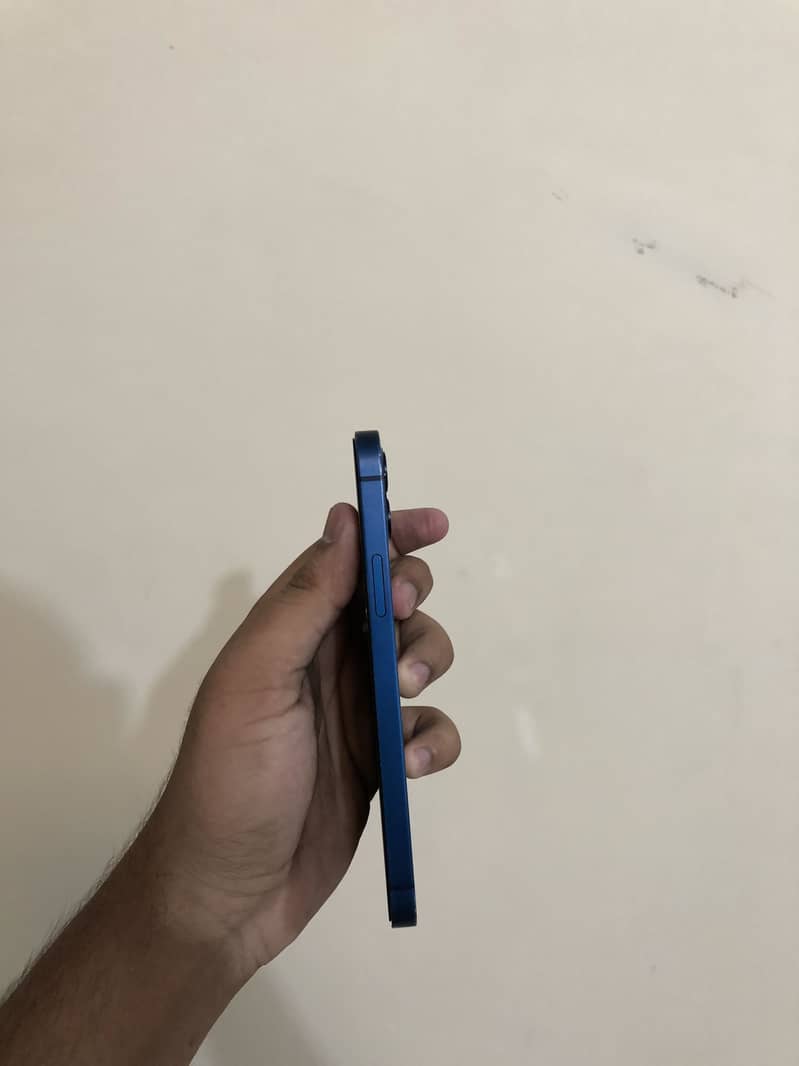 Apple iPhone 12 3