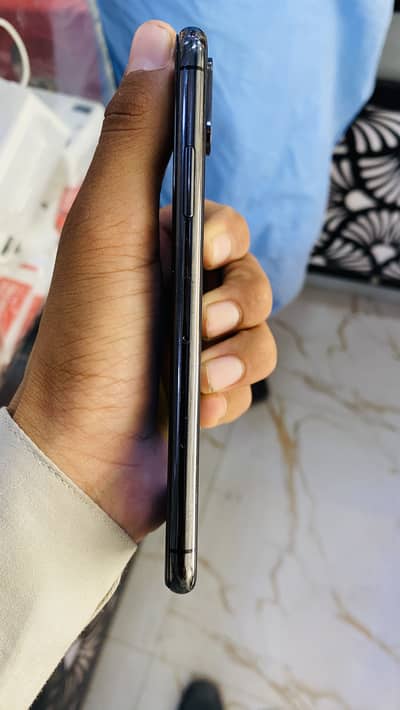 Apple iPhone XS